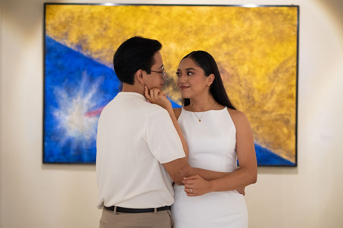 Alejandra y Gerardo en un momento romántico